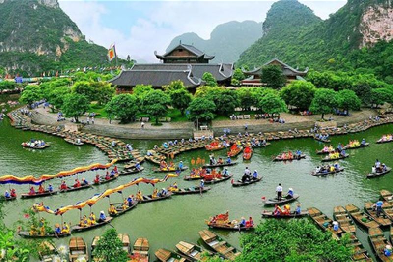  닌빈 – 짱안 – 바이딘 사원 1일 투어